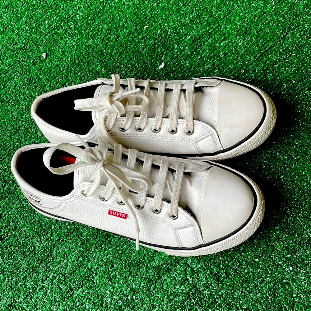 Levi’s women shoes